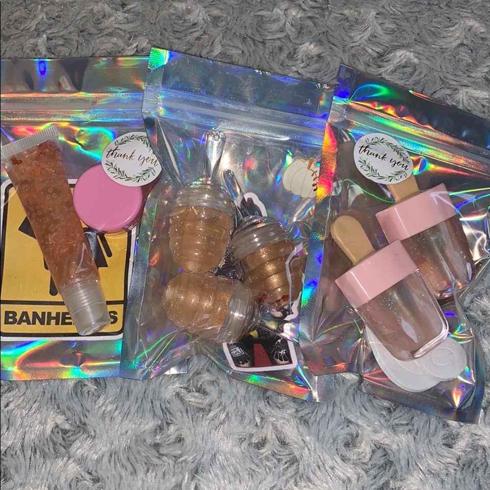 Im selling these home made lip glosses